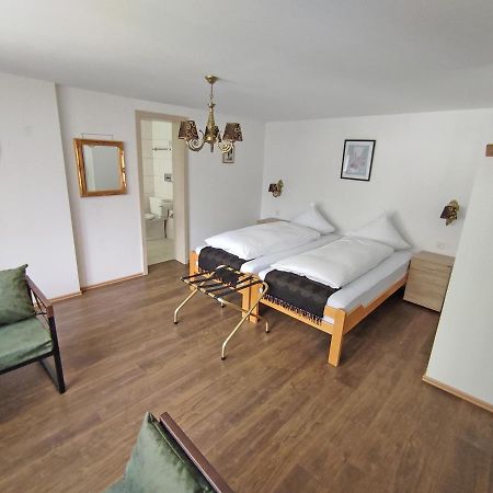 Hotel Restaurant Jungfrau Лаутербрунен Екстериор снимка